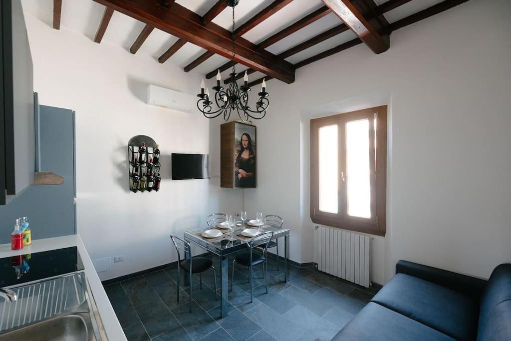 Apartamento Casa Del Borgo Antico Poggibonsi Exterior foto