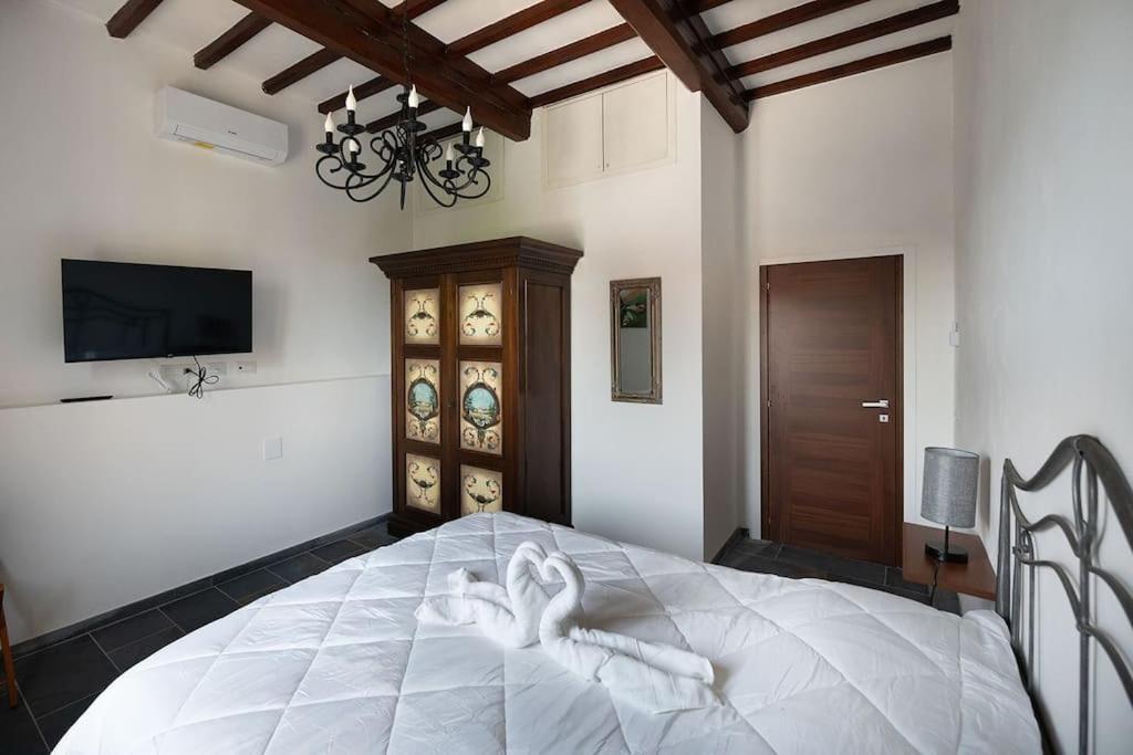 Apartamento Casa Del Borgo Antico Poggibonsi Exterior foto